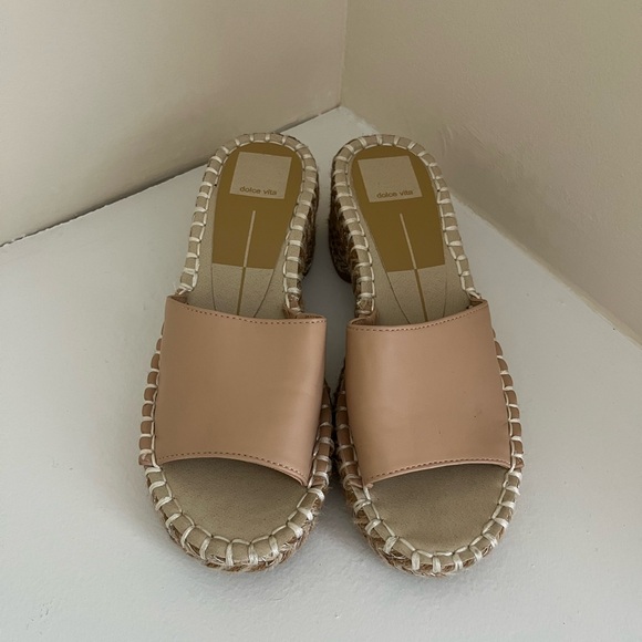 Dolce Vita Raffia Platform Sandals - Picture 3 of 8